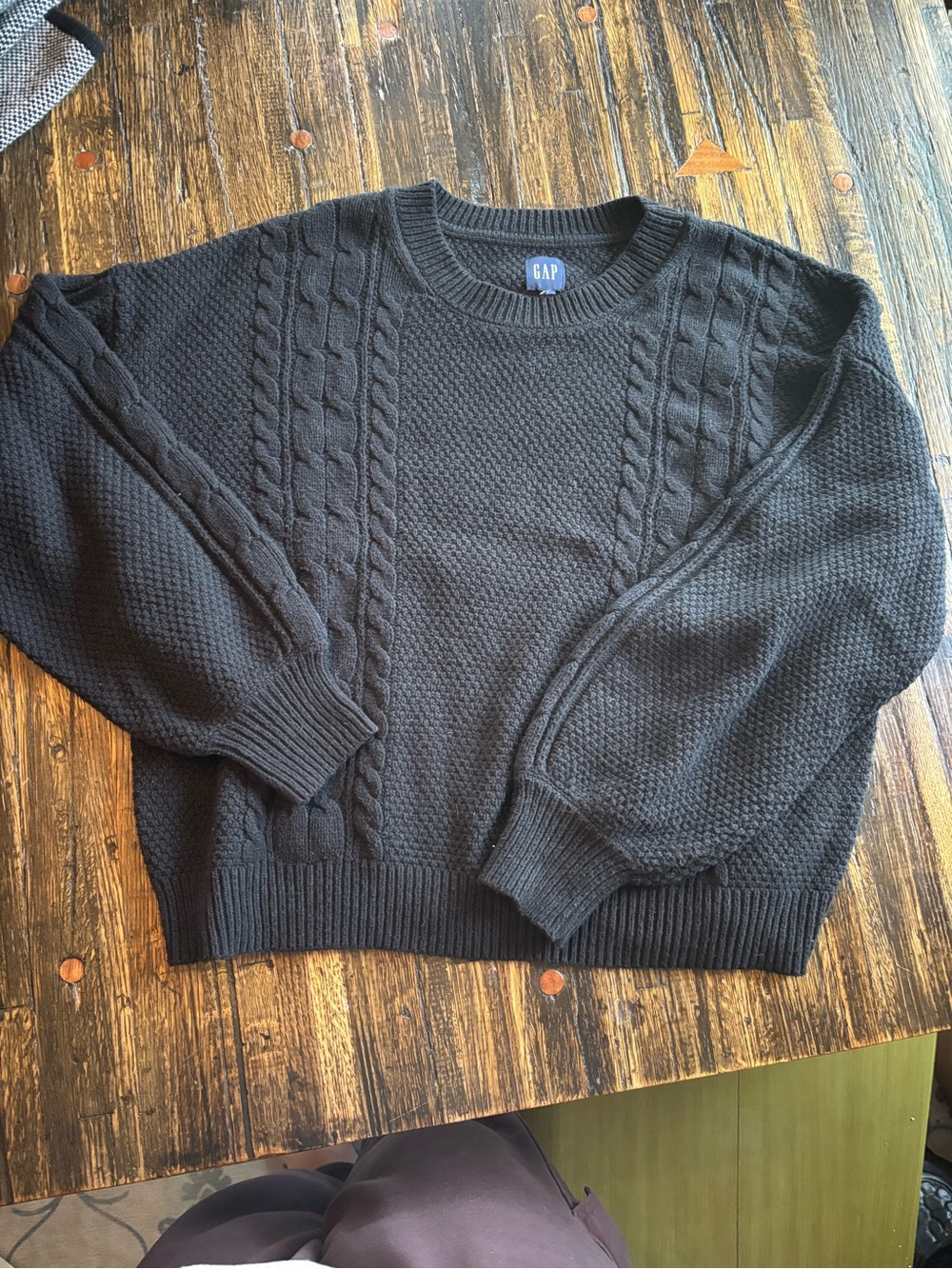 GAP women’s Black Cable Knit Crewneck Sweater